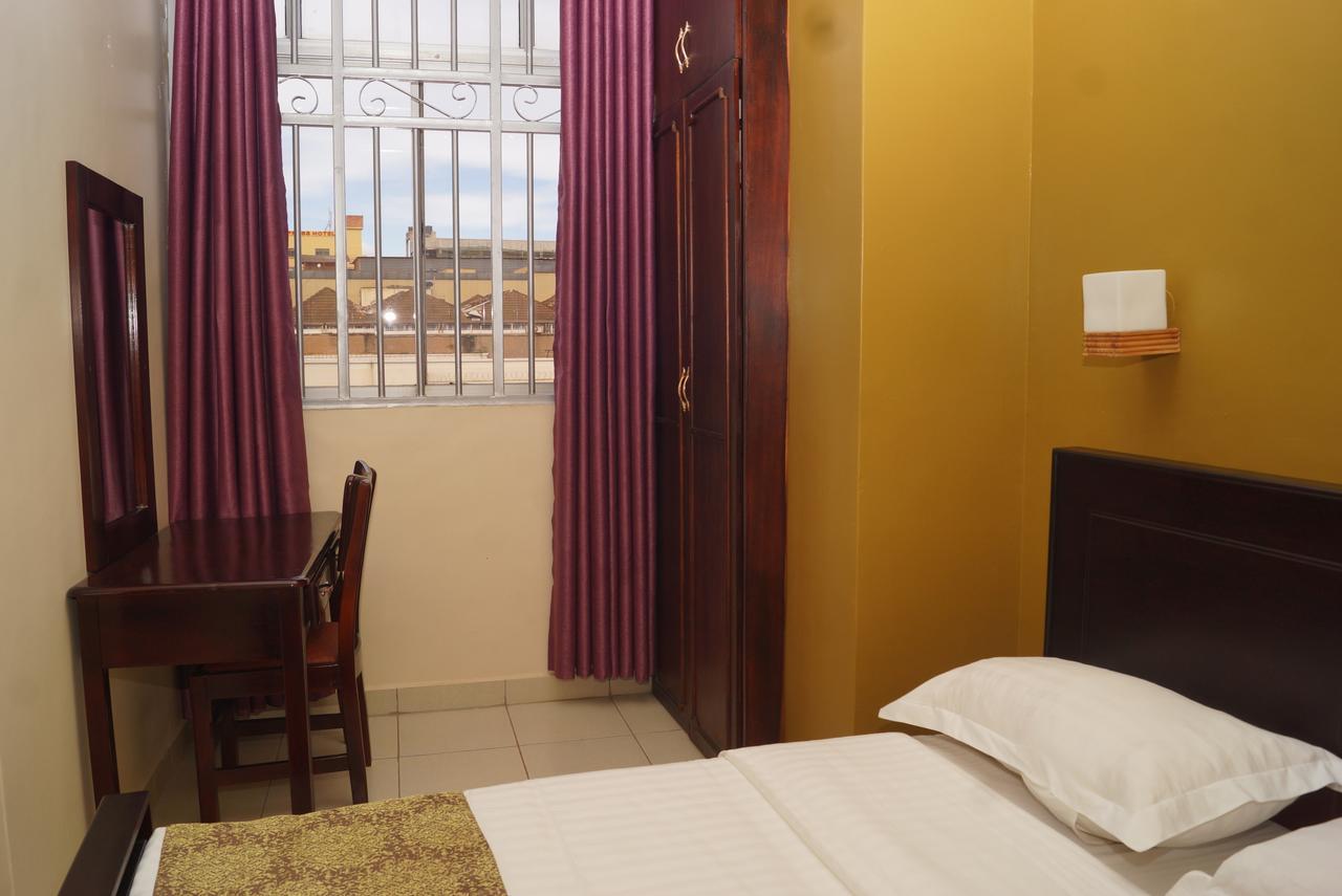 Diamonds Hotel Кампала Экстерьер фото