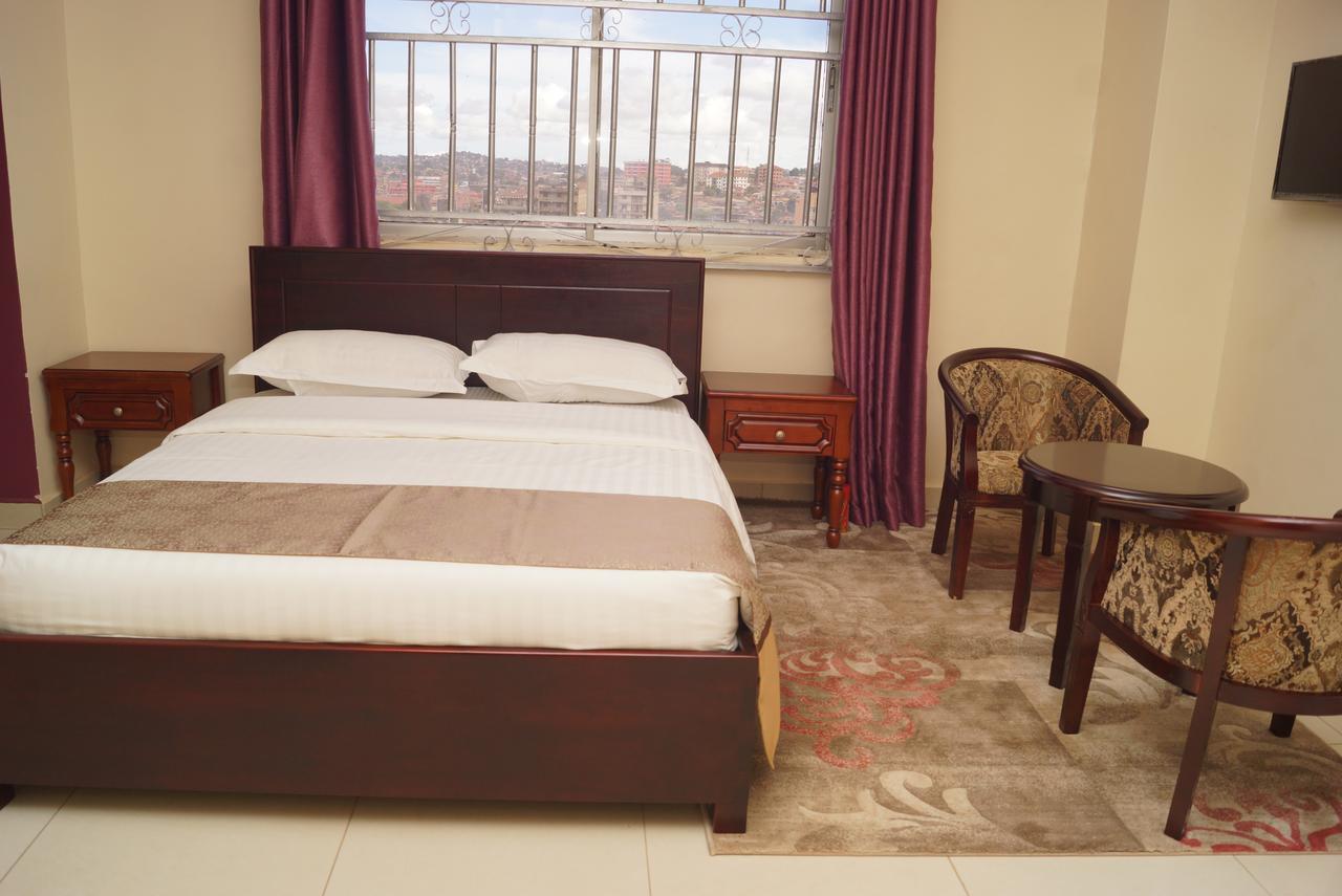Diamonds Hotel Кампала Экстерьер фото