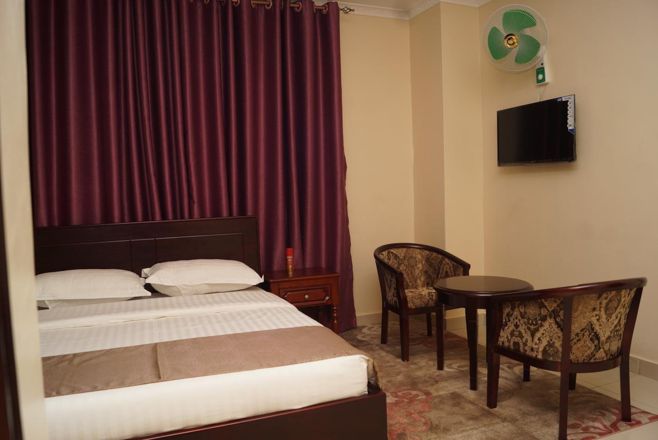 Diamonds Hotel Кампала Экстерьер фото