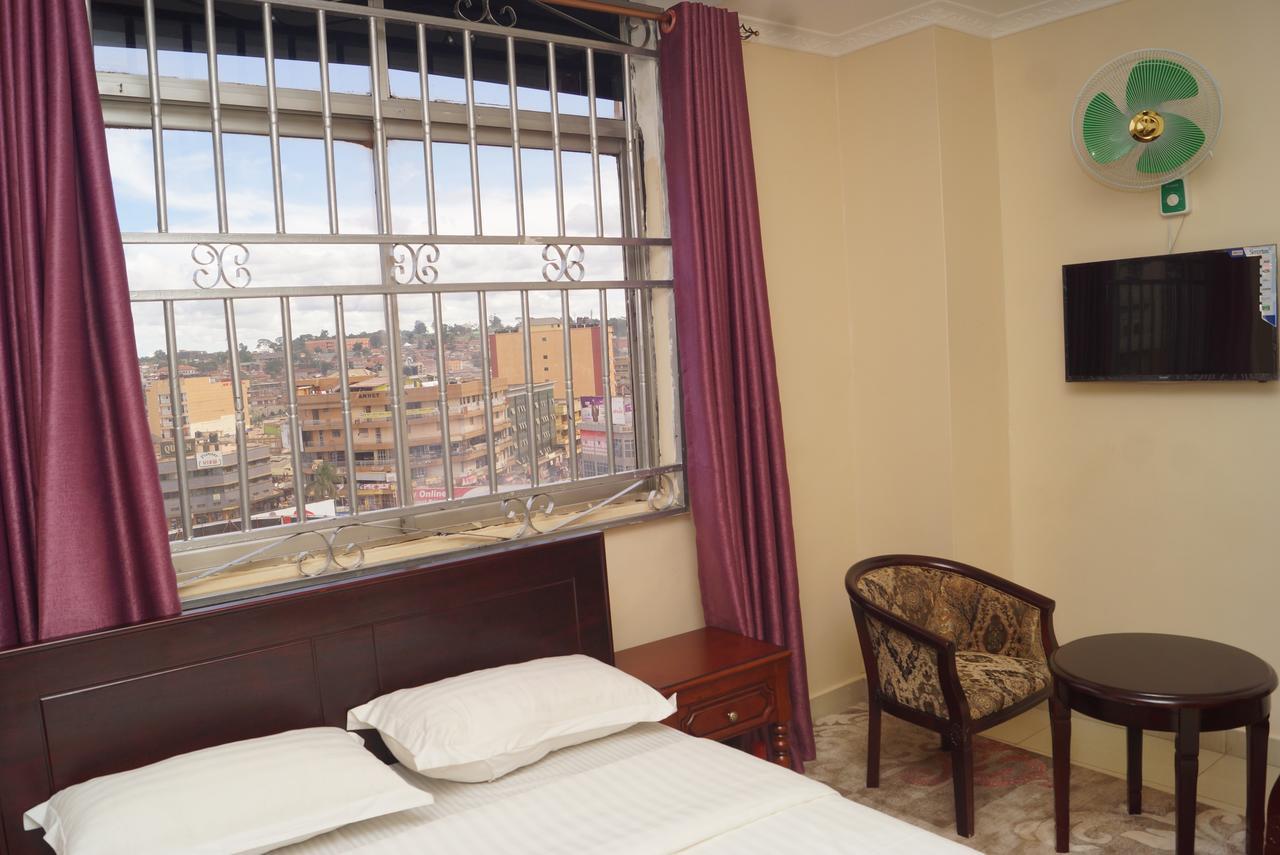 Diamonds Hotel Кампала Экстерьер фото