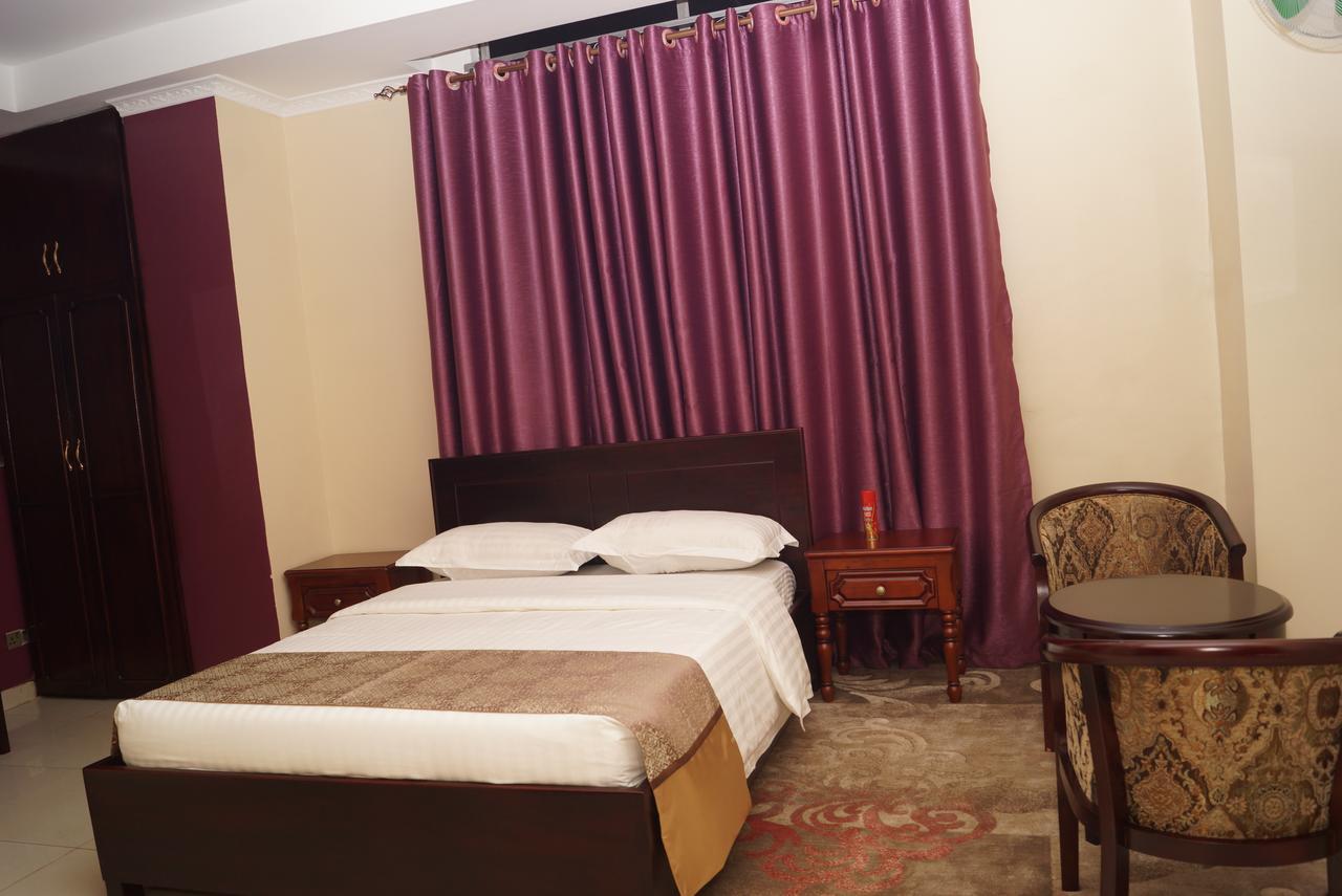 Diamonds Hotel Кампала Экстерьер фото