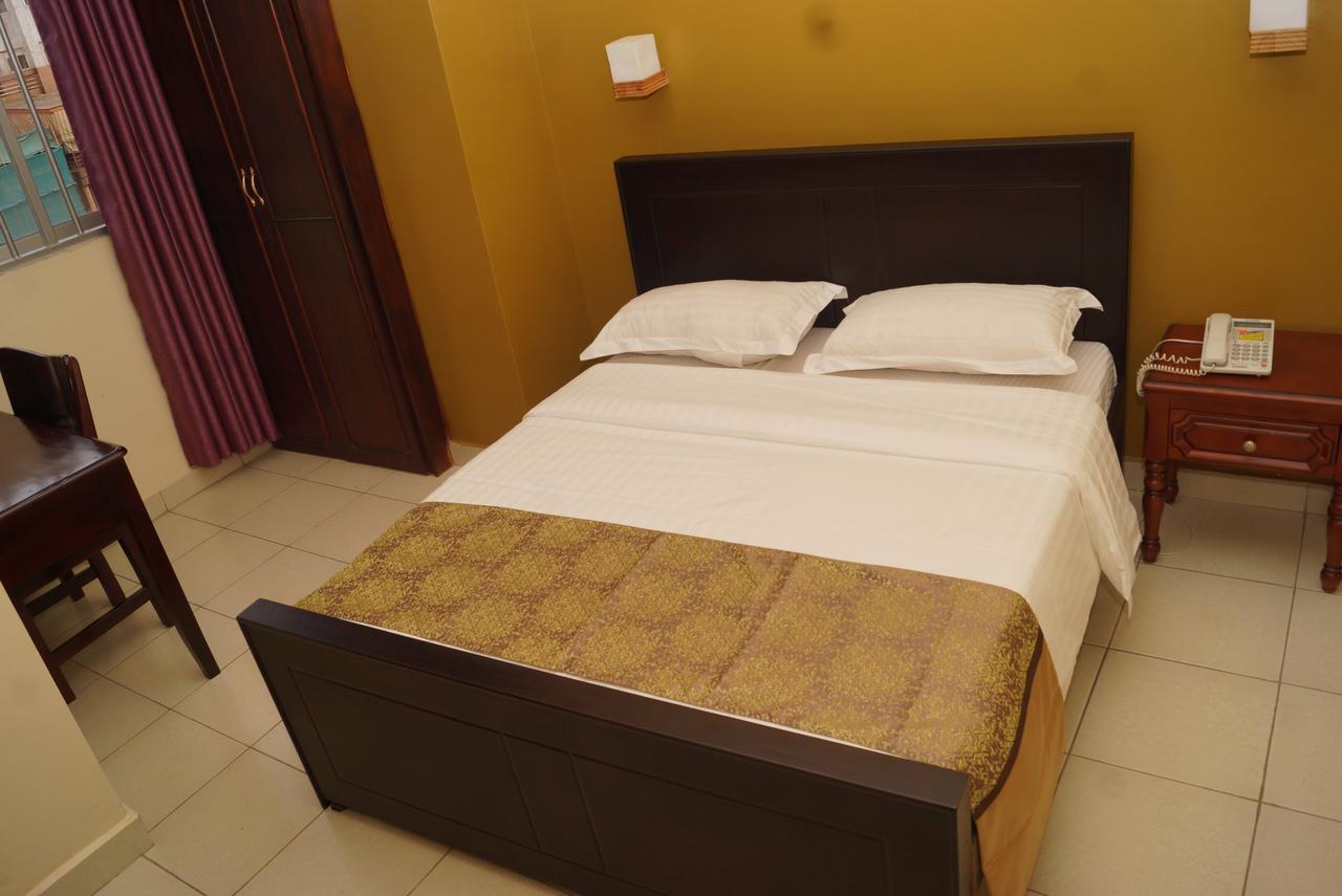Diamonds Hotel Кампала Экстерьер фото