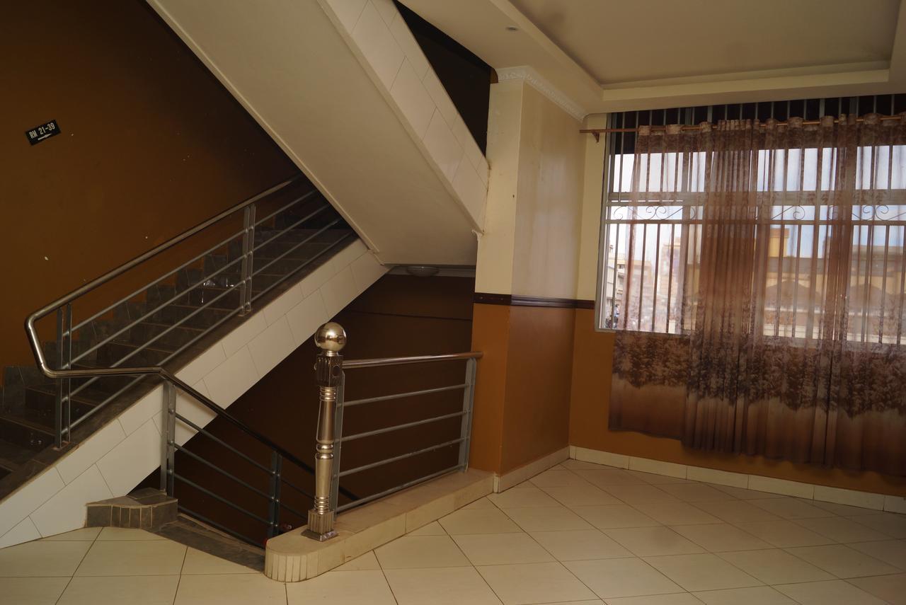 Diamonds Hotel Кампала Экстерьер фото