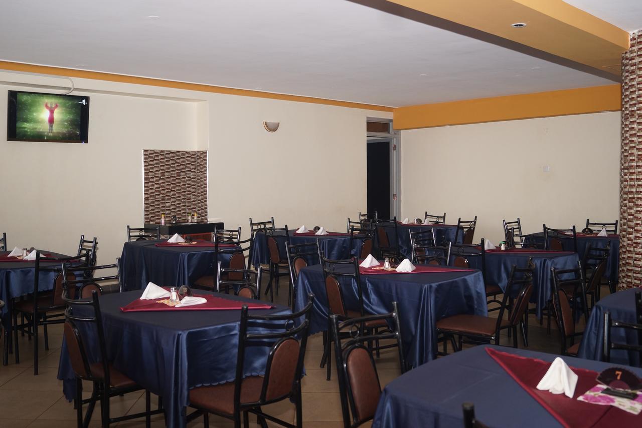 Diamonds Hotel Кампала Экстерьер фото