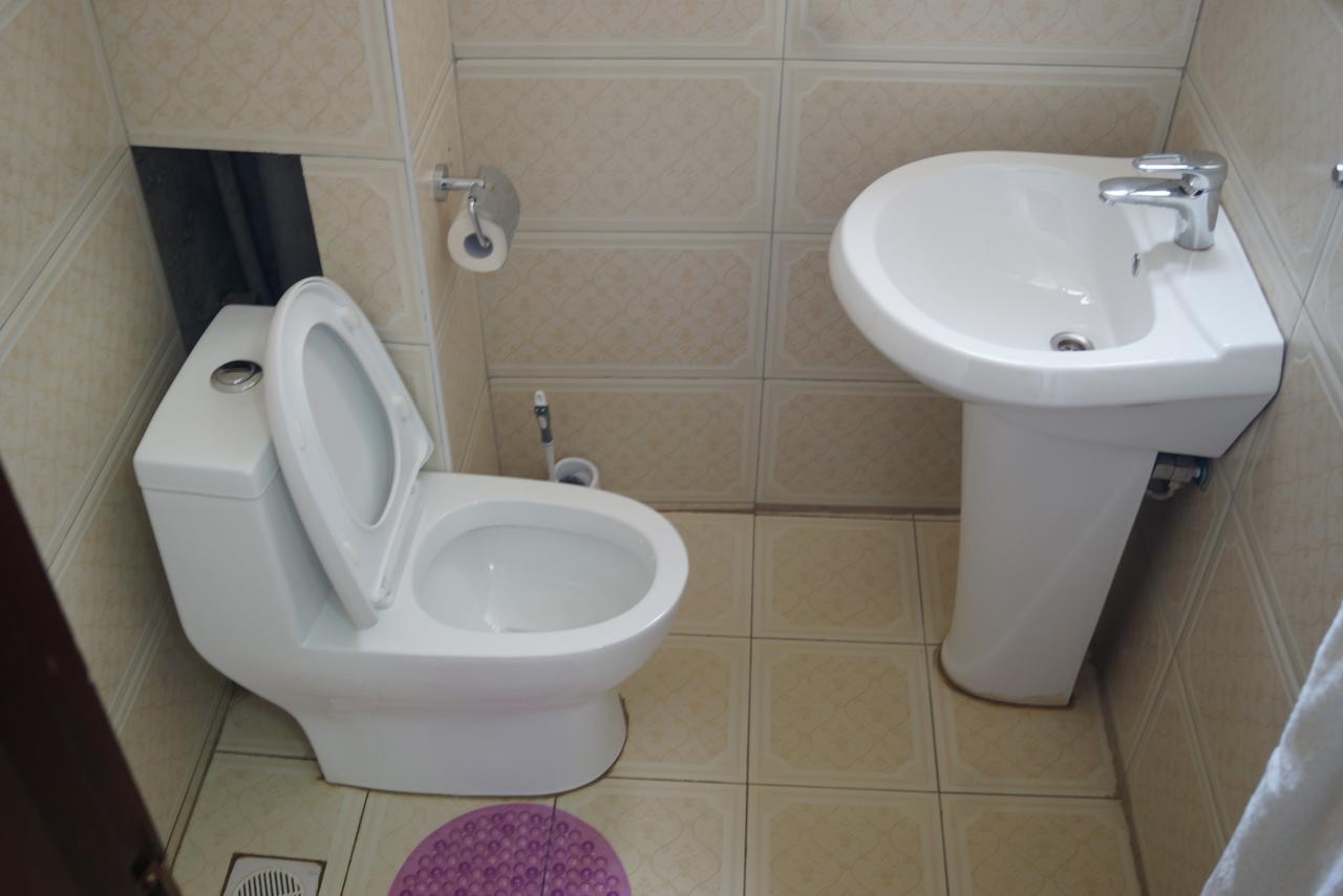 Diamonds Hotel Кампала Экстерьер фото