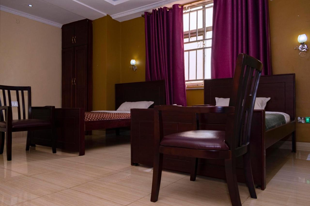 Diamonds Hotel Кампала Экстерьер фото
