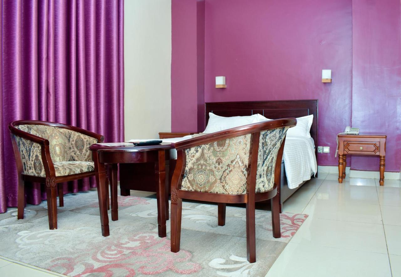 Diamonds Hotel Кампала Экстерьер фото