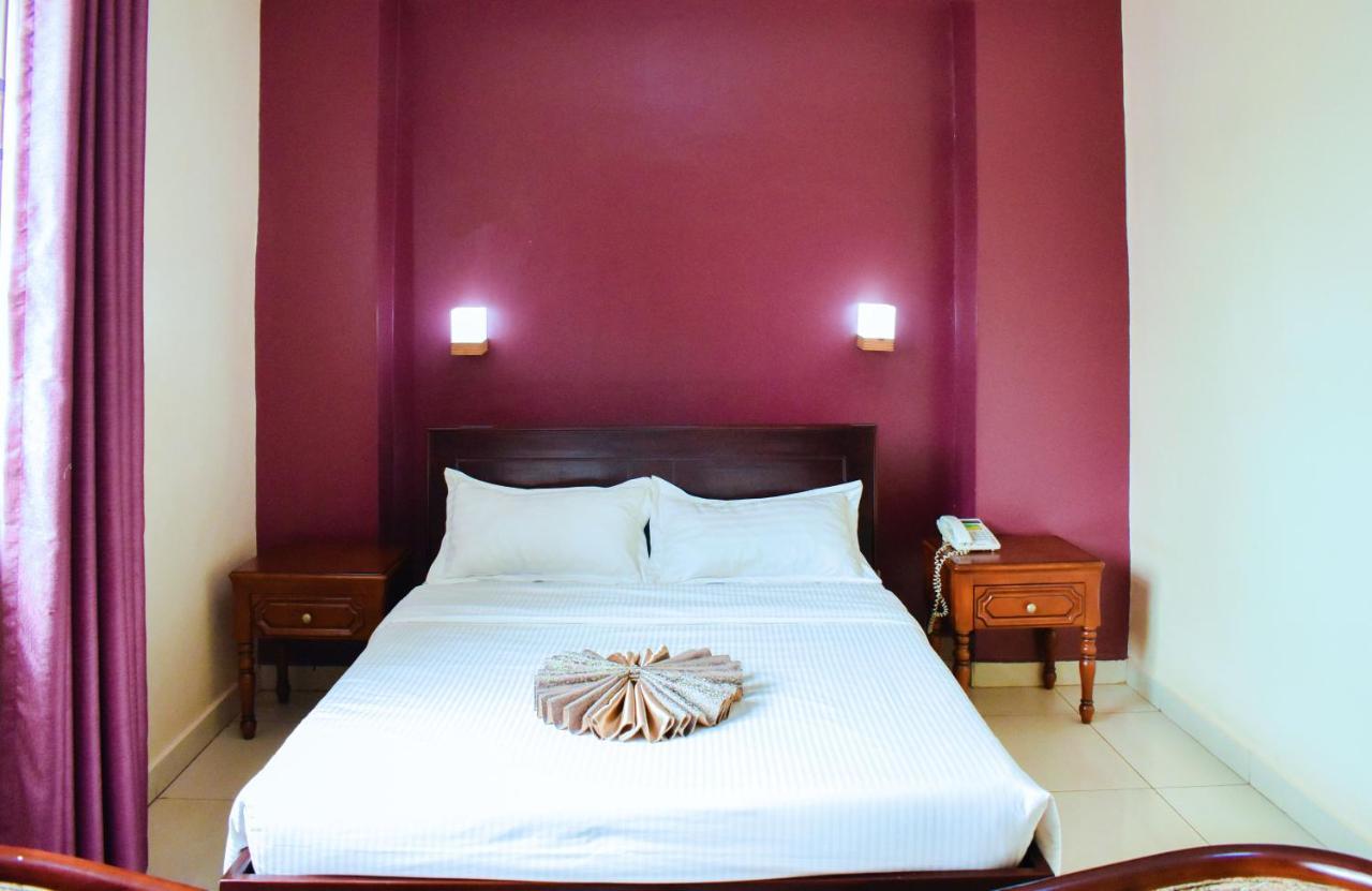 Diamonds Hotel Кампала Экстерьер фото